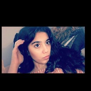 Meet your Posher, Abril